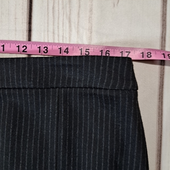 Calvin Klein Pinstripe Career Skirt Button Detail Size 14 - Picture 6 of 10